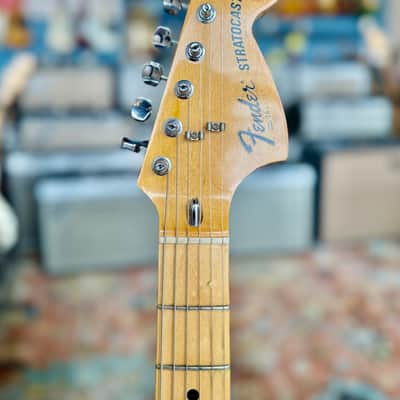 1976 Fender Stratocaster Sunburst image 3
