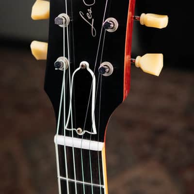 Gibson Custom Shop 1959 Les Paul Standard Murphy Lab Ultra Light Aged Electric Guitar - "AAA" Top Super-Light Mahogany - Sunburst with Hardshell Case - Demo image 5