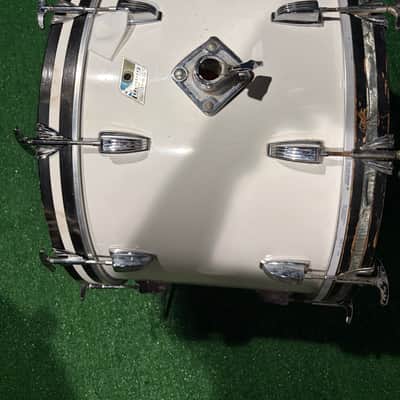 Ludwig 14x22 bass drum 1976 - White cortex image 4