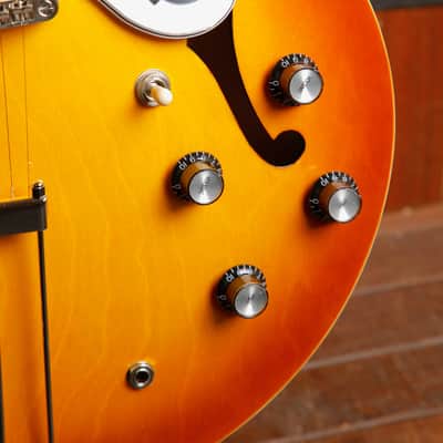 Epiphone Riviera Frequensator Royal Tan Semi-Hollow Electric Guitar image 6