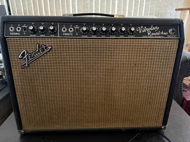Fender Vibrolux Reverb 2-Channel 35-Watt 2x10" Guitar Combo 1964 - 1967 - Black Panel image 1