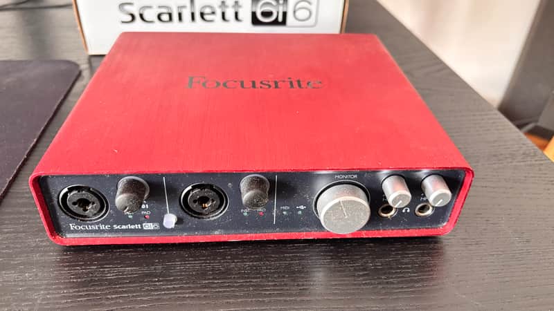 Focusrite Scarlett 6i6 2nd Gen USB Audio Interface 2016 - 2018 - Red / Black Bild 1