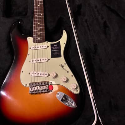 Fender Limited Edition Vintera II  '60s Stratocaster - Road Worn 3-Color Sunburst image 2