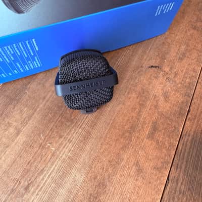 Sennheiser MD421 Kompact Cardioid Dynamic Microphone w/ Drum Clamp image 2