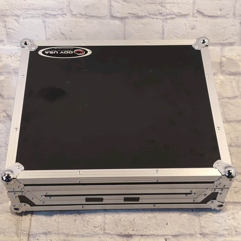 Odyssey Mixer Case 19" x 17" x 4" Interior image 1