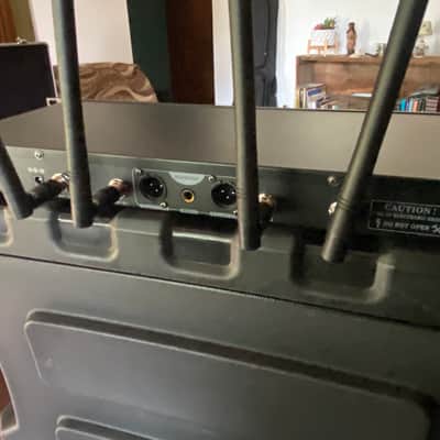FROKET UHF WIRELESS DUAL HANDHELD TRUE DIVERSITY RACKMOUNT MICROPHONE SYSTEM T-M20 2024 - Black image 4