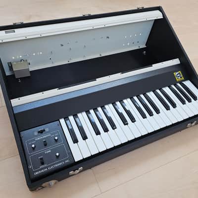 Oberheim TVS 2 Voice 1970's - Case/Keys, missing internal components image 2