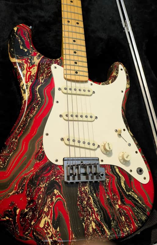 Fender Stratocaster 1984 - Bowling Ball image 1