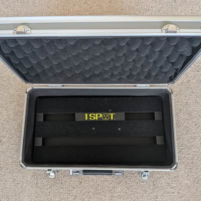 Pedaltrain Metro 16 with True tone CS6 Power Supply and Tour Case image 1