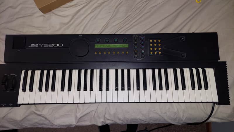 Yamaha YS200 FM Synthesizer 1988 - Black image 1