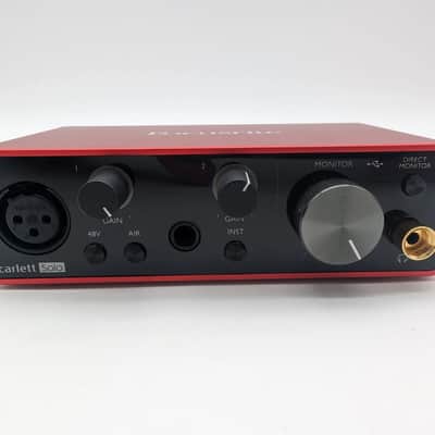 Focusrite Scarlett Solo 3rd Gen USB Audio Interface 2019 - Present - Red / Black image 2
