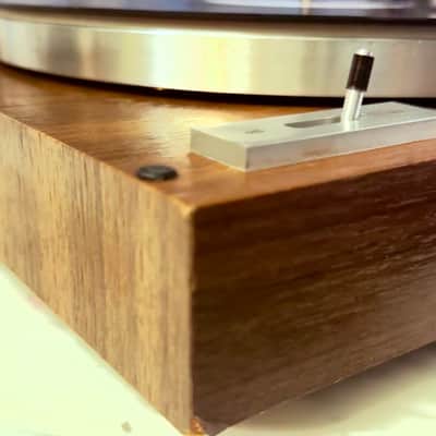 ✨✨ Yamaha YP-211 Vintage Belt-Drive Turntable – Woodgrain Plinth, S-Shaped Tonearm, Smoked Dust Cover, Tested – BVA image 20