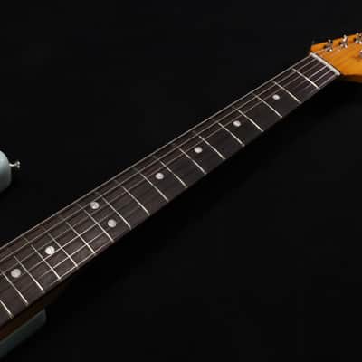 Fender American Vintage 1965 Stratocaster Round-Lam Rosewood Fingerboard Sonic Blue 670 image 2