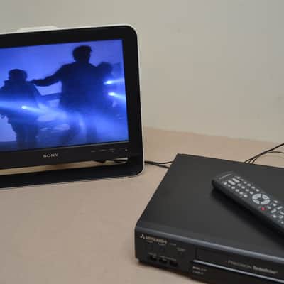 Mitsubishi HS-U748 S-VHS VCR * Remote image 3