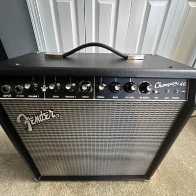 Fender Champion 40 2-Channel 40-Watt 1x12" Guitar Practice Amp 2017 - Black image 1
