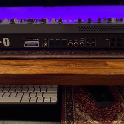 UDO DMNO 8-voice Polyphonic Hybrid Keyboard Synthesizer - Black image 7