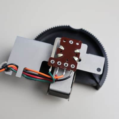 Yamaha V50 Parts - Pitch Bender & Modulation Wheels image 3