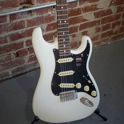 Fender American Performer Stratocaster Arctic White image 1