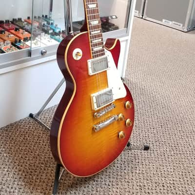 used 2016 Gibson Custom Shop True Historic 1960 Les Paul Reissue R0 in Vintage Cherry Sunburst, Very Good Condition image 4
