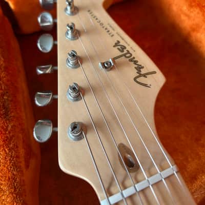Fender Eric Clapton Artist Series Stratocaster with Vintage Noiseless Pickups 2001 - Present - Black image 3