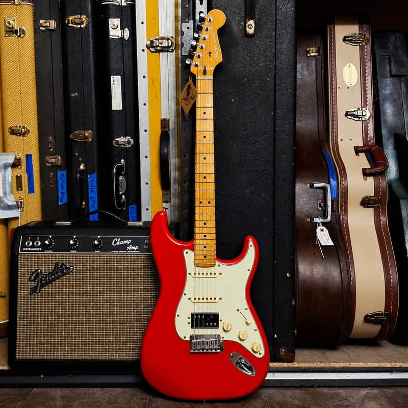 2023 Fender Player Plus HSS Stratocaster - Noiseless + Wide Range - Fiesta Red - w/Gig Bag