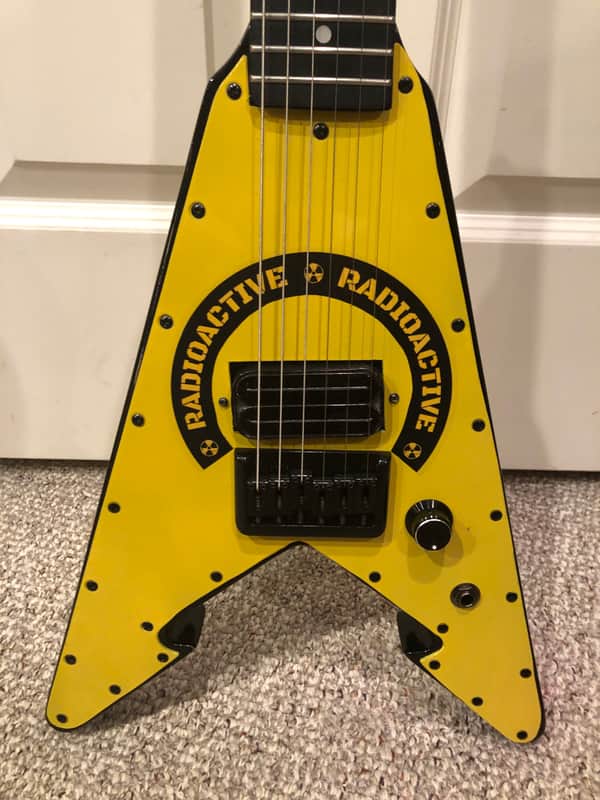 MetalShop Mini Flying V 2026 - Yellow image 1