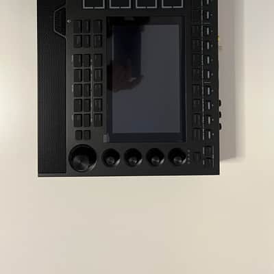 Akai MPC Live III Standalone Sampler / Sequencer 2025 - Present - Black image 2
