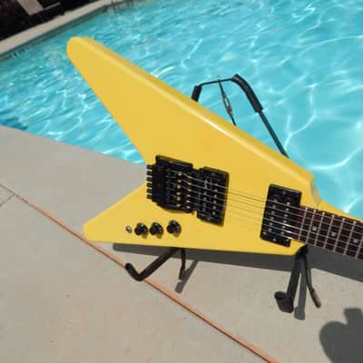 Hamer Vector 1981 Yellow V OHSC Tags image 8