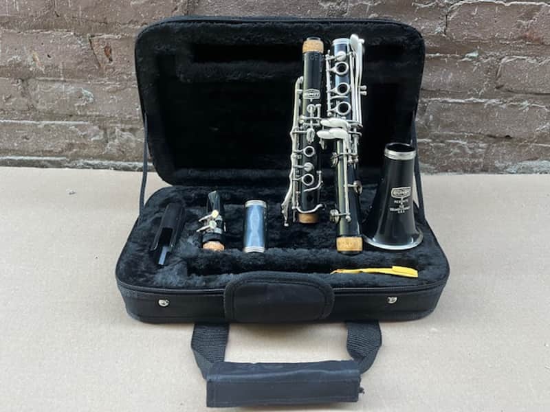 Bundy By Selmer Resonite Clarinet W/ Hybrid Case (Non-Functional) - Black image 1