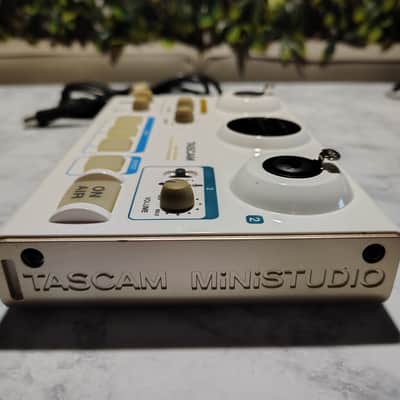 TASCAM MiNiSTUDIO Creator US‑42 USB Audio Interface – Streaming/Podcast Mixer – Tested image 4
