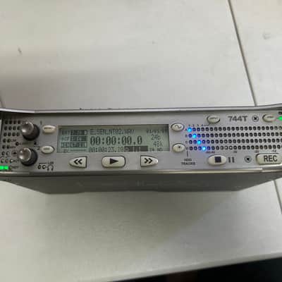 Sound Devices 744T 4-Track Digital Audio Recorder 2000s - Gray image 6