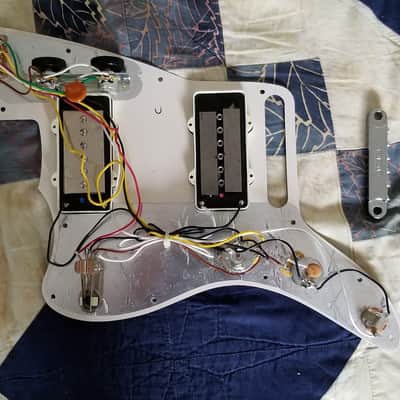 Fender Classic Player Jazzmaster Special Loaded Pickguard image 2