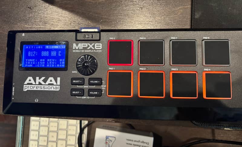Akai MPX8