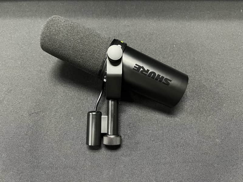 Shure SM7dB Cardioid Dynamic Microphone with Built-In Preamp image 1