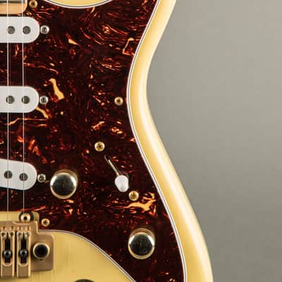 Valley Arts Custom Pro 2000s - Yellow image 3