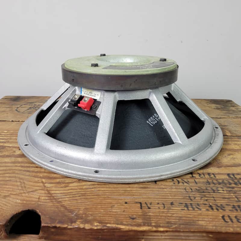 Peavey 1502-DT Black Widow 15