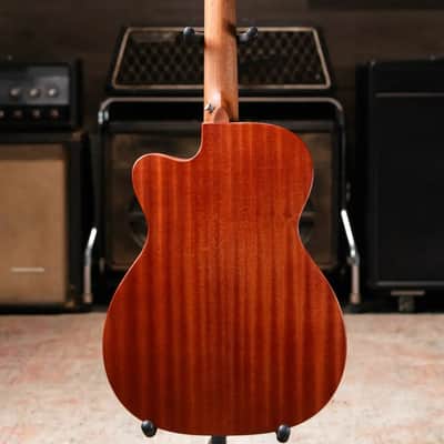 Martin 000C Jr-E Acoustic/Electric Guitar with Gig Bag image 7