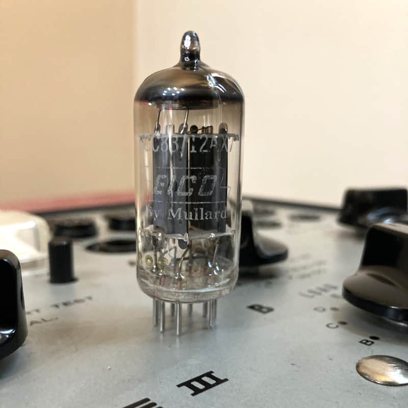 1959 Mullard Blackburn Long Plate 12AX7/ECC83 Tube - f92 imagen 1