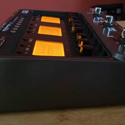Zoom G3 compact multi-effects guitar processor / amp simulator image 4