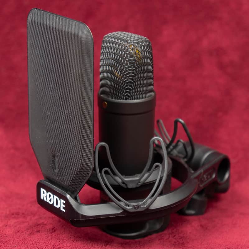 RODE NT-1 KIT 4th Gen with Shockmount and Pop Filter 2010s - Black image 1