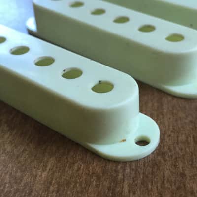 Vintage Spec 52mm Bold Mint Green Pickup Covers Strat Relic Fender Stratocaster image 2