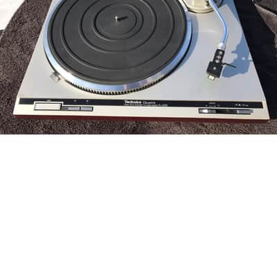 Technics SL-Q202 80's Silver Woodgrain Vinyl image 2