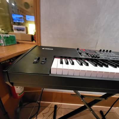Yamaha S70 XS weighted 76 note keyboard/Synth with Motif XS Engine image 10