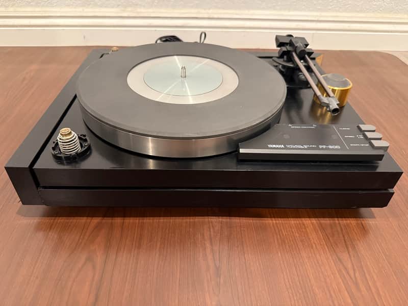 Yamaha  PF 800 Turntable image 1