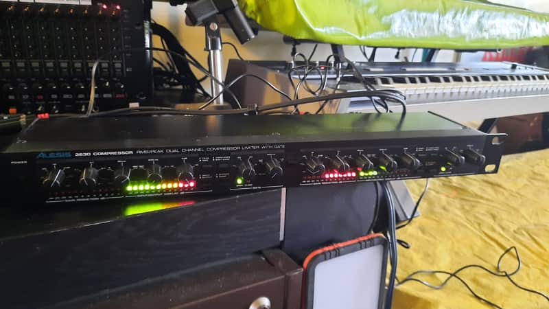 Alesis 3630 Dual-Channel Compressor / Limiter with Gate 1990s - Black image 1
