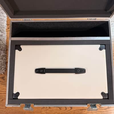 EVH 5150 III 6L6 3-Channel 50-Watt Amp Head Ivory with Road Case image 15