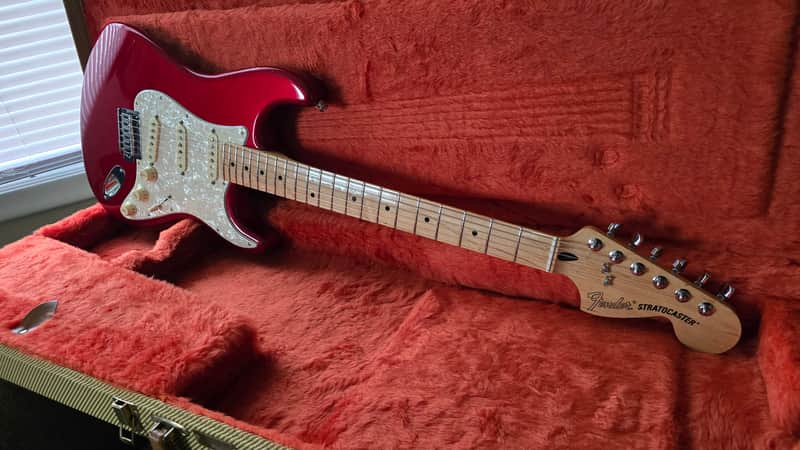 🚨🚨🚨 FLASH SALE - THIS WEEKEND ONLY! 🚨🚨🚨 Extremely Gently Used 2016 Fender Deluxe Roadhouse Stratocaster – Candy Apple Red Finish! UPGRADES! EXCELLENT!!