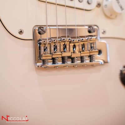 Fender Hybrid II 60s Stratocaster Made in Japan 2022 - Transparent Blonde image 10