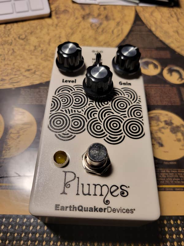 One of a Kind - EarthQuaker Devices Plumes Small Signal Shredder 2019 - Black and white image 1