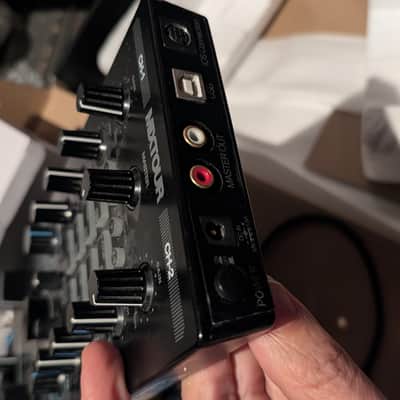 Reloop Mixtour Portable DJ Controller/Audio Interface 2010s - Black image 6